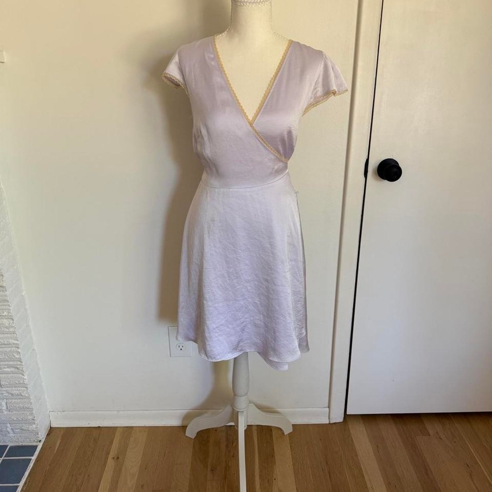 Aritzia Wilfred Mademoiselle Satin Wrap Dress Lilac Lavender Size L